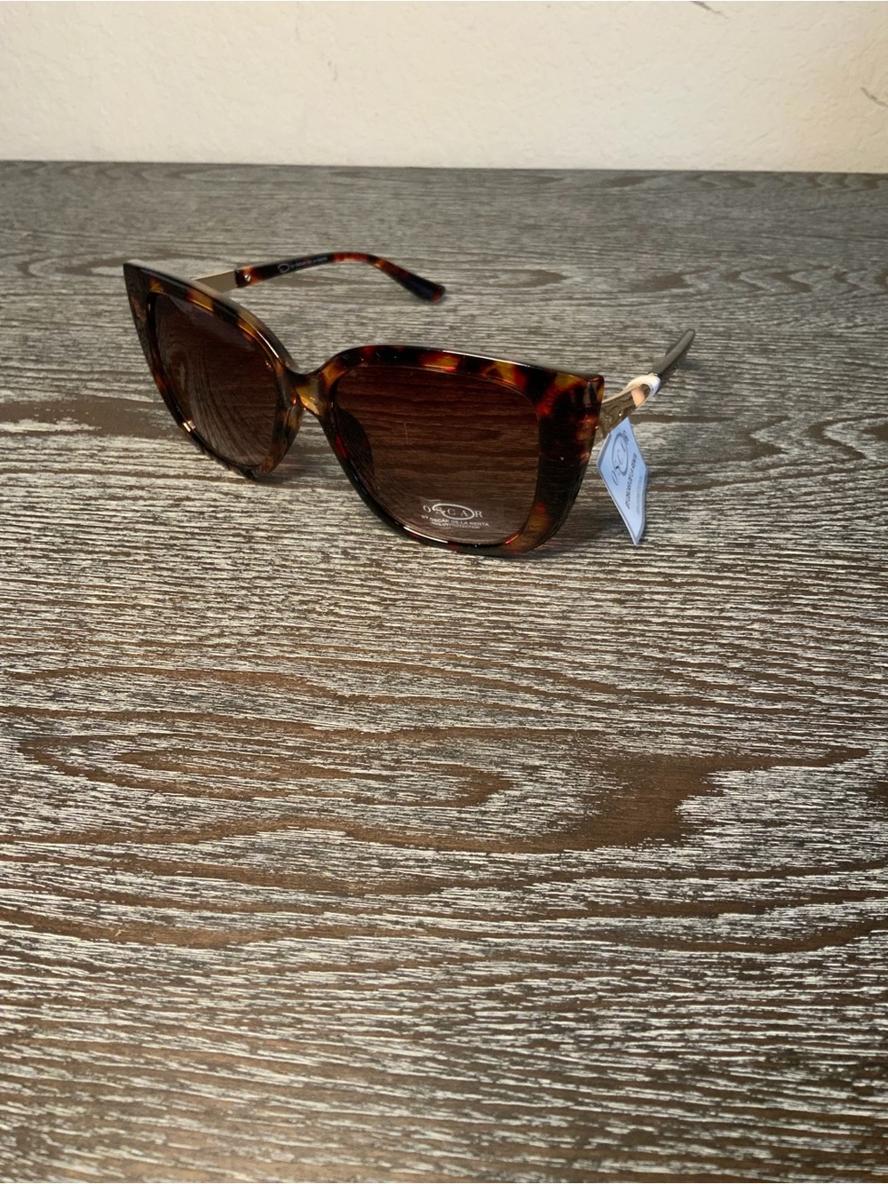 Oscar de la Renta Tortoiseshell Cat-Eye Sunglasses with Brown Lenses